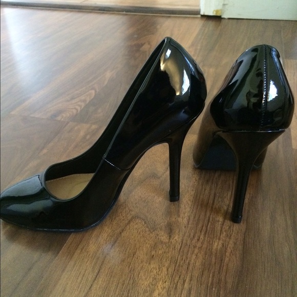 Black Forever 21 heels ❤️