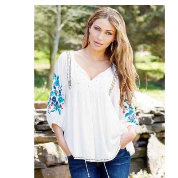 Nora Embroidered Blouse size small cream - Picture 1 of 2