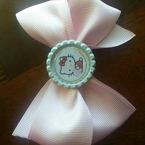 Hello kitty hair bow