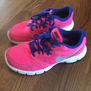 Nike flex experience shoe