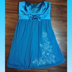 🌠SPECIAL PRICE DROP🌠 
👗 Sweet Barbie Doll Dress Just 4-U