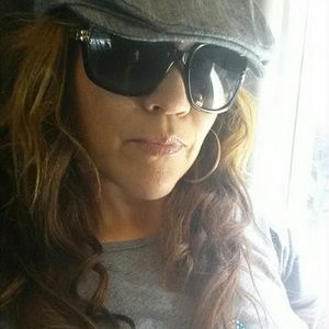 Meet your Posher, Tanya