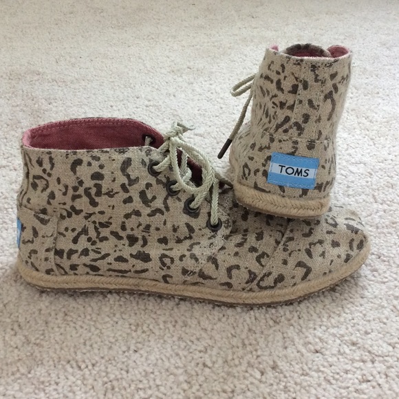 Toms size 6.5.
