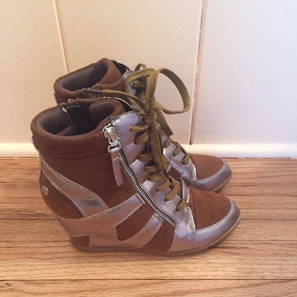 Wedge sneakers