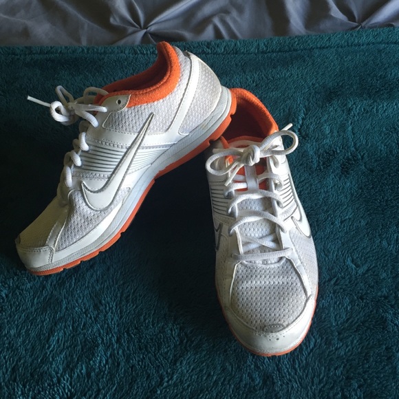 Nike running shoes - Picture 1 of 4