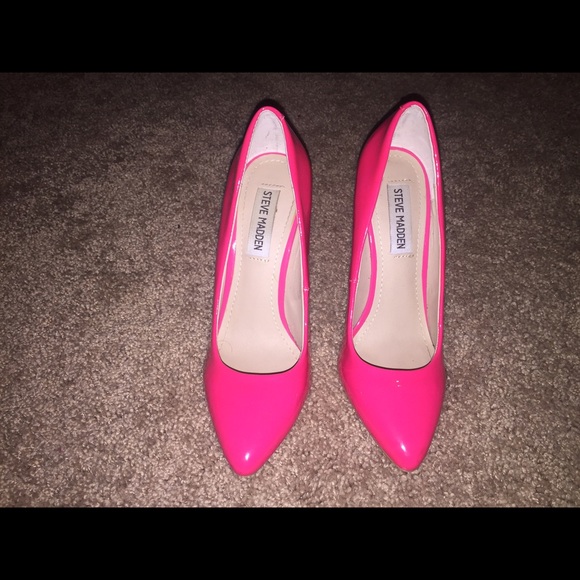 Pink pointed toe Steve Madden heels
