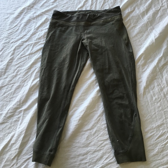 Lululemon green pants size 10