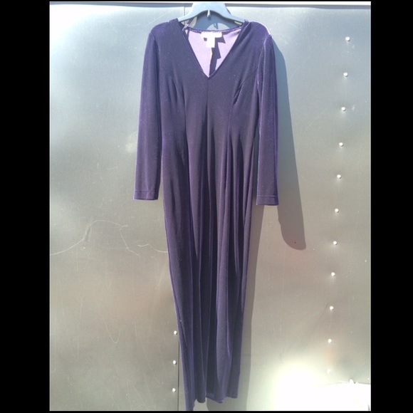 Velvet purple v-neck dress