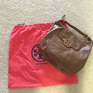 Tory Burch Hobo in Camel