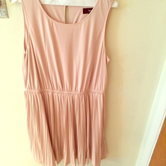 Pale pink dress with pleated skirt! - Picture 1 of 4