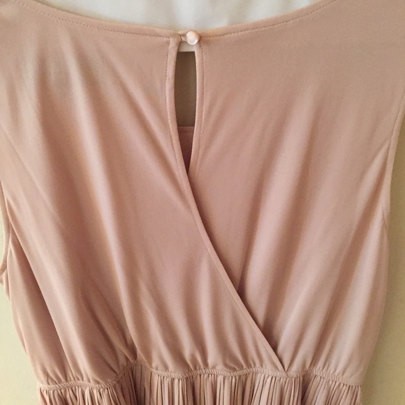 Pale pink dress with pleated skirt! - Picture 3 of 4
