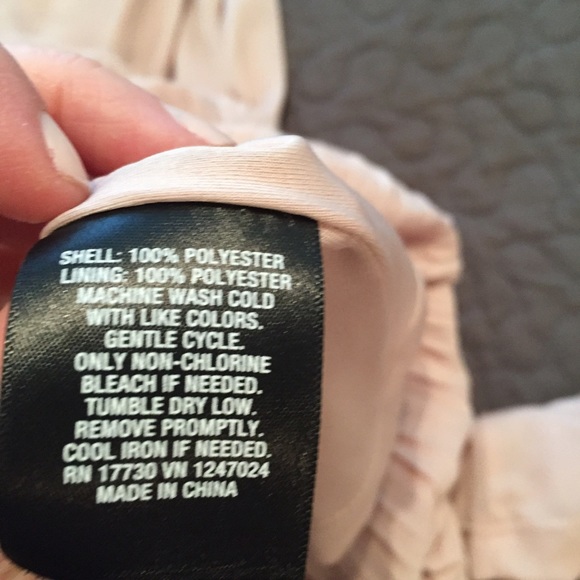 Pale pink dress with pleated skirt! - Picture 4 of 4