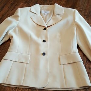 Cream colored blazer jacket size 6P