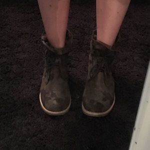 Forever21 camo boots