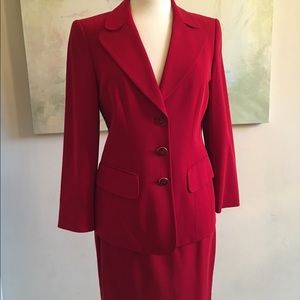 Escada suit w skirt and jacket