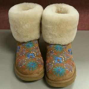 Uggs Boots Fur Trim Embroidered  Size 7 Medium