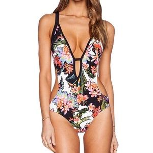 Floral monokini size 4