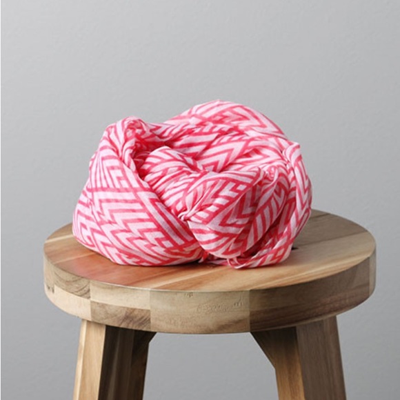 🍂LAST ONE  LIGHTWEIGHT INFINITY SCARF - Picture 3 of 4