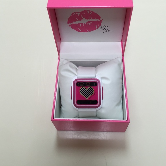 Digital watch