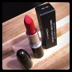 NEW MAC lipstick in Ruby Woo