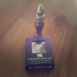 Urban Decay Eyeshadow and Primer. In Toasted.