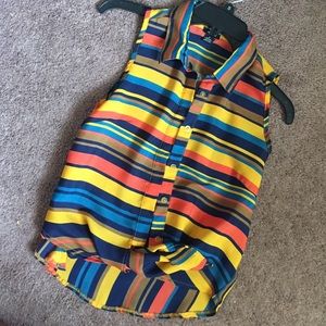 Cute shirt can be tied to a crop top or let loose