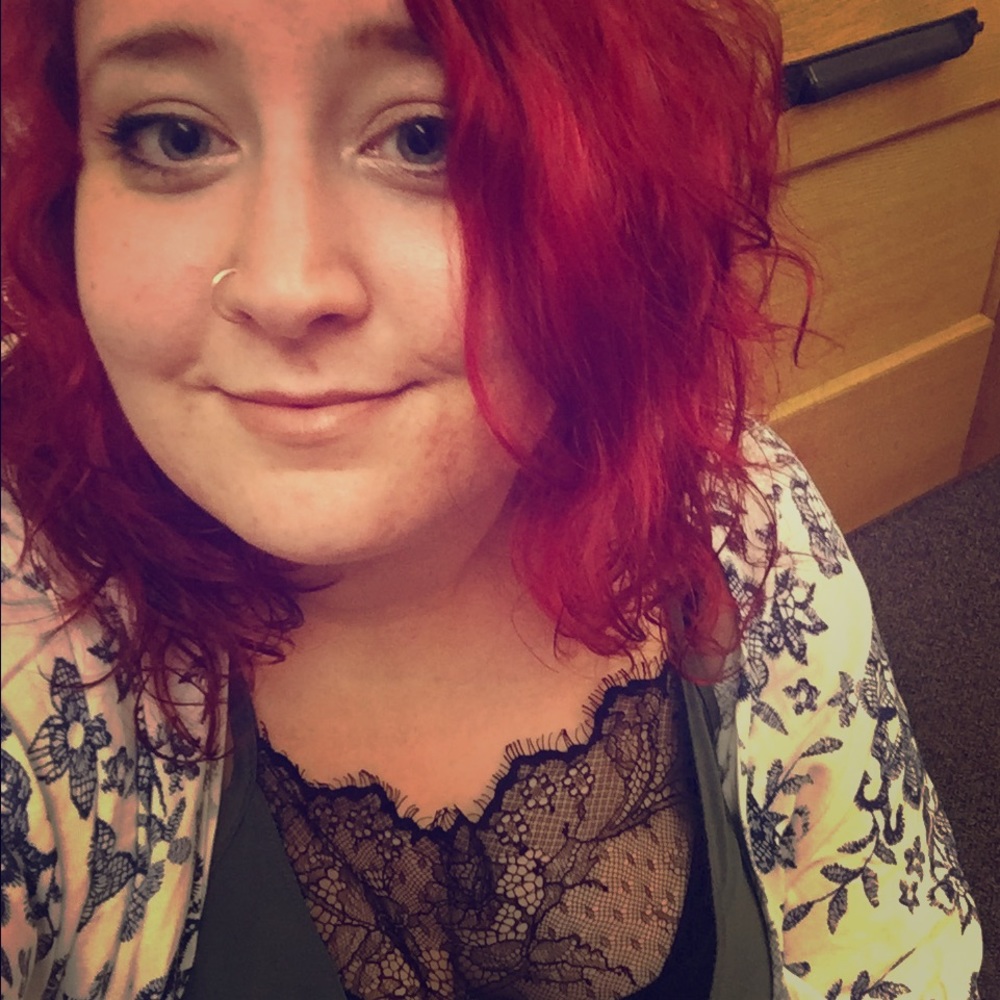 Meet Amy: Eclectic & Unique Posher!