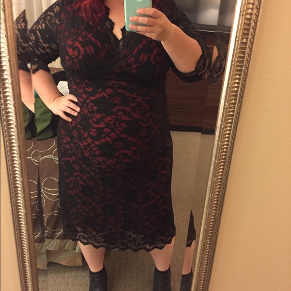 Meet Amy: Eclectic & Unique Posher! - Picture 3 of 3