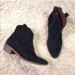 Madwell Barnwood suede ankle boots.