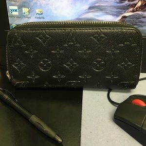 inspired black Louie wallet