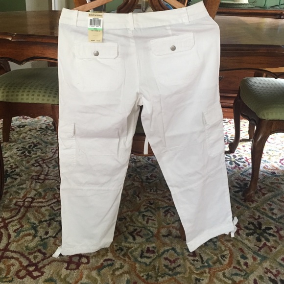 Capri Pants NWT solid white w/vertical pin stripe - Picture 2 of 3
