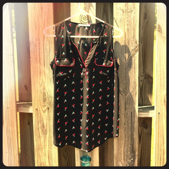 Beautiful black tank with coral and blue print - Picture 1 of 2