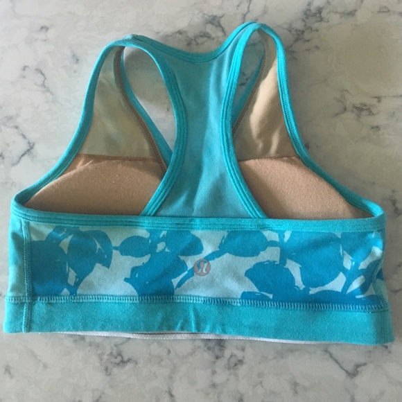 Lululemon cross front sports bra size 4 - Picture 2 of 3