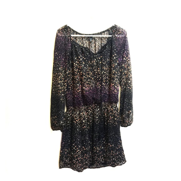 Jessica Simpson cinched waist v neck tunic