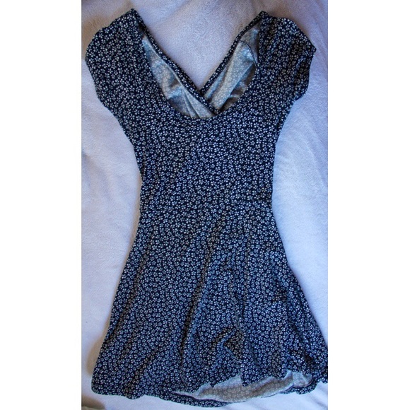 BRANDY MELVILLE Blue Floral Short Sleeve Dress - Picture 3 of 4