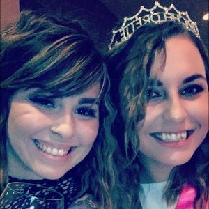 Meet your Posher, Danielle