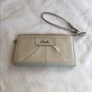 Cream Wristlet