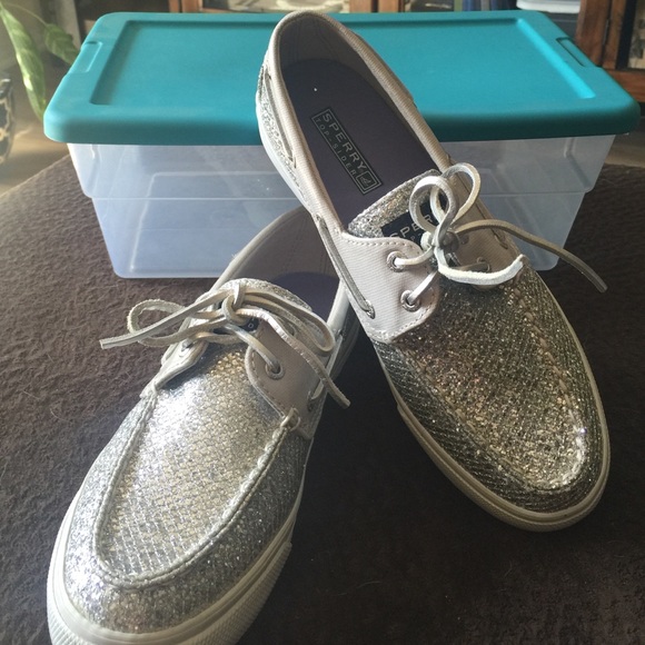 Sperry Shoes - Sperry sparkly deck shoes ❤️