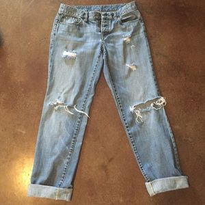 Destroyed boyfriend jeans size 4
