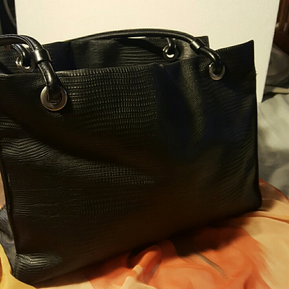 Textured Black Tote - Picture 2 of 4