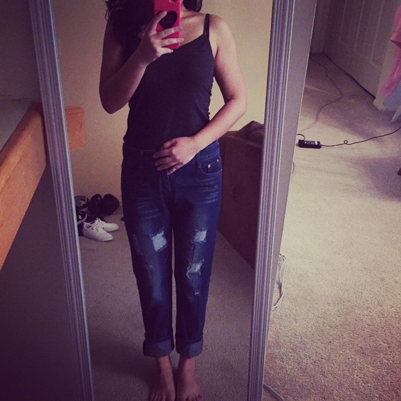 Boyfriend scratch blue jeans