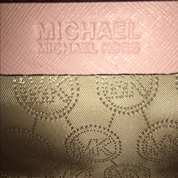 Micheal Kors messenger bag - Picture 3 of 4
