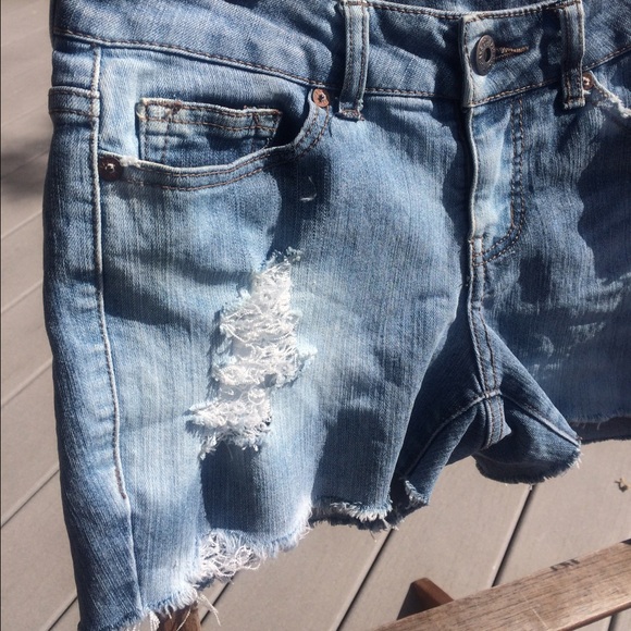 *SOLD* Hand distressed jean shorts 🎉🎉 - Picture 2 of 4