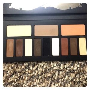 Kat Von D Shade and Light Eye
