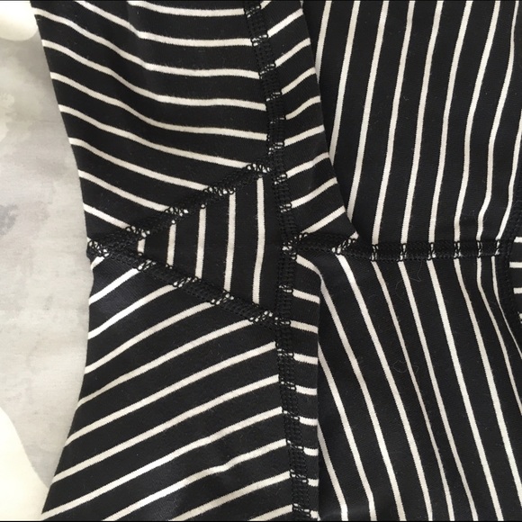 Lululemon parallel stripe crops sz6 EUC - Picture 3 of 4