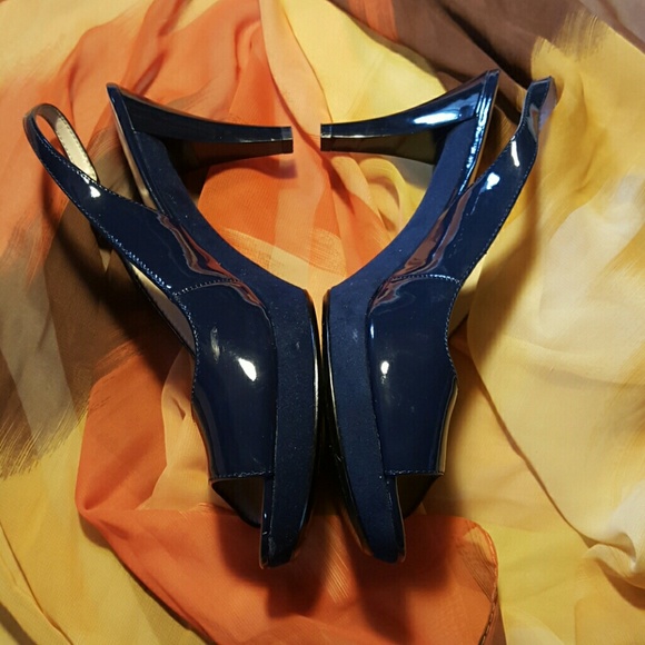 Blue ankle-strap heels - Picture 2 of 4