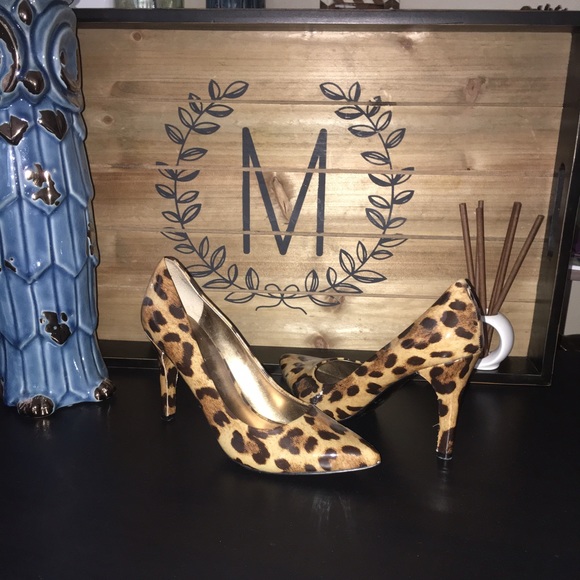 Nine West Leopard pumps
