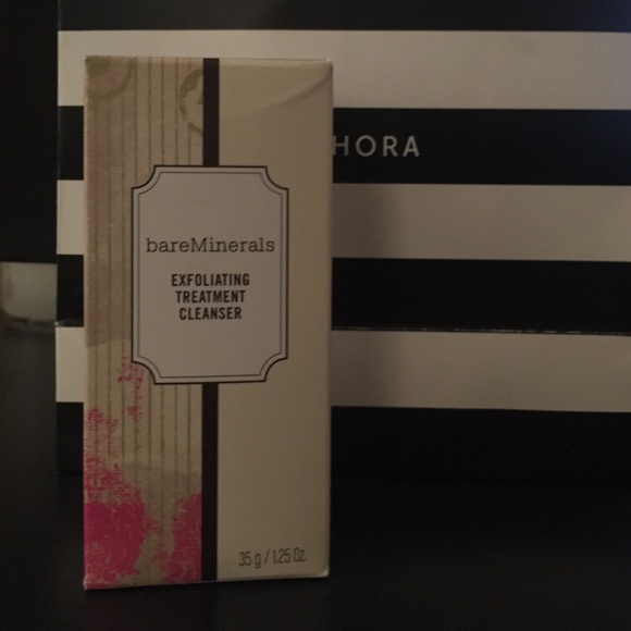 bare Minerals Exfoliating Treatment Cleanser.