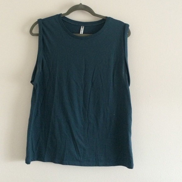 Fabletics tank top. NEVER BEEN WORN.
