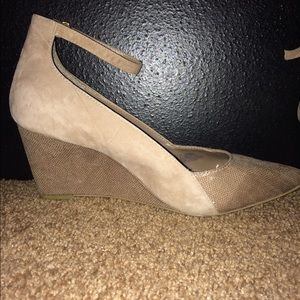BCBG tan wedges